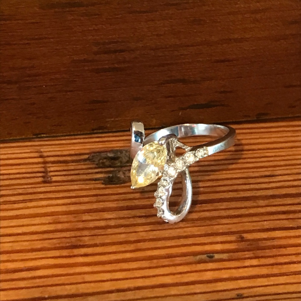 *Bundle to get $6 deal!* swirled pattern citrine and CZ silver ring -approx 8